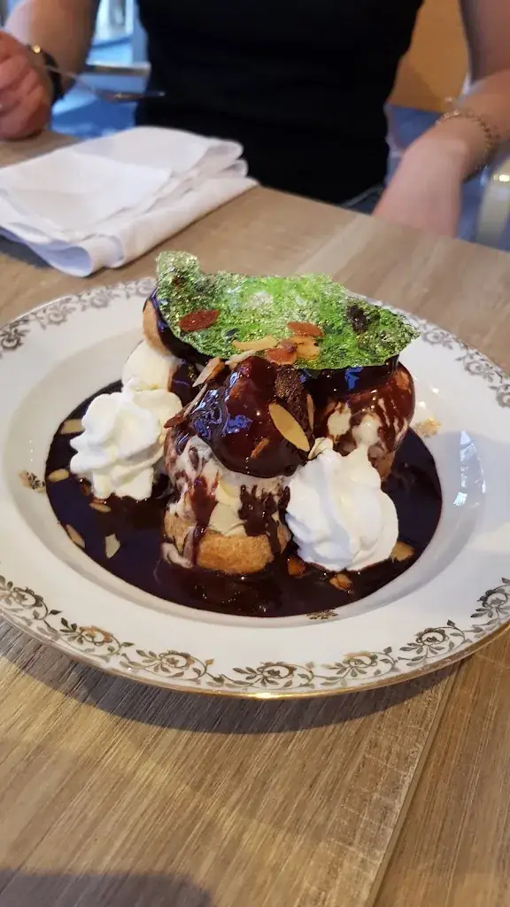 Florian Hartung_Les Halles Restaurant_Six-Fours-les-Plages_review