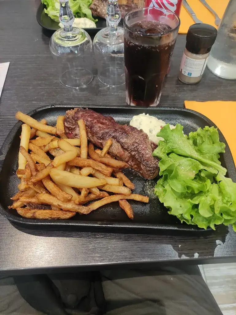 Mike Issoire_L' Ardoise_Six-Fours-les-Plages_review