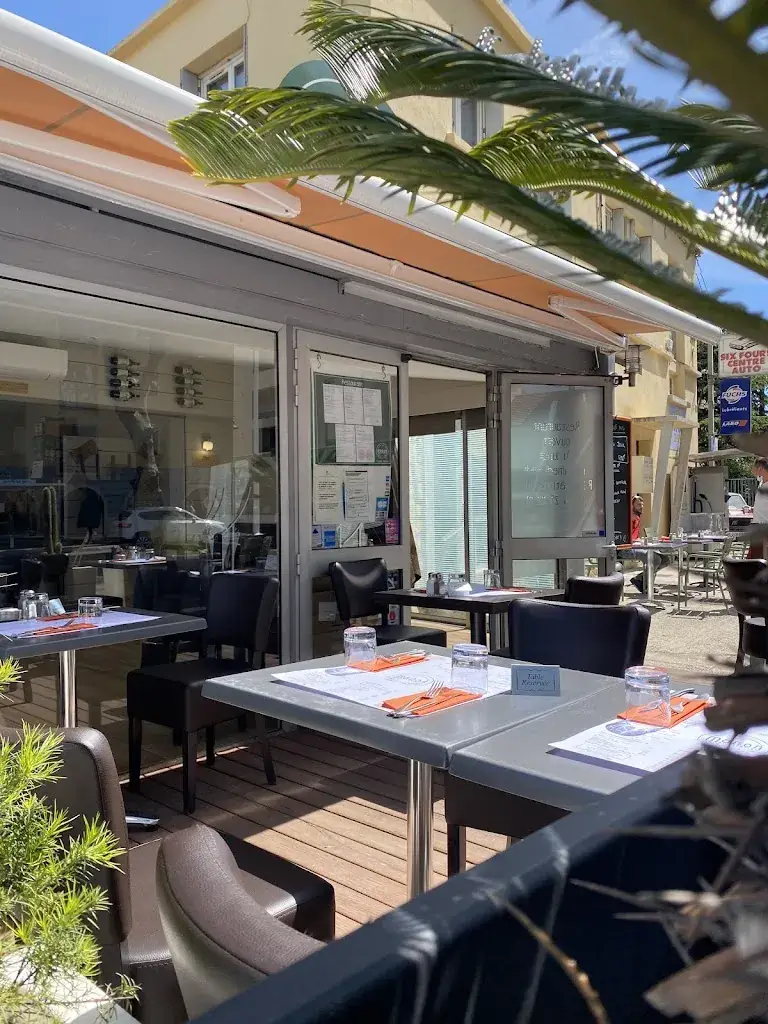 Manon Des Sources restaurant in Six-Fours-les-Plages