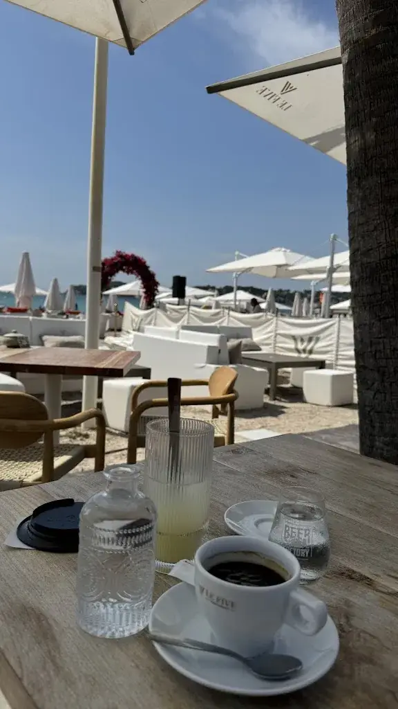 Claudia B_Le Five Restaurant & Plage Privée_Six-Fours-les-Plages_review