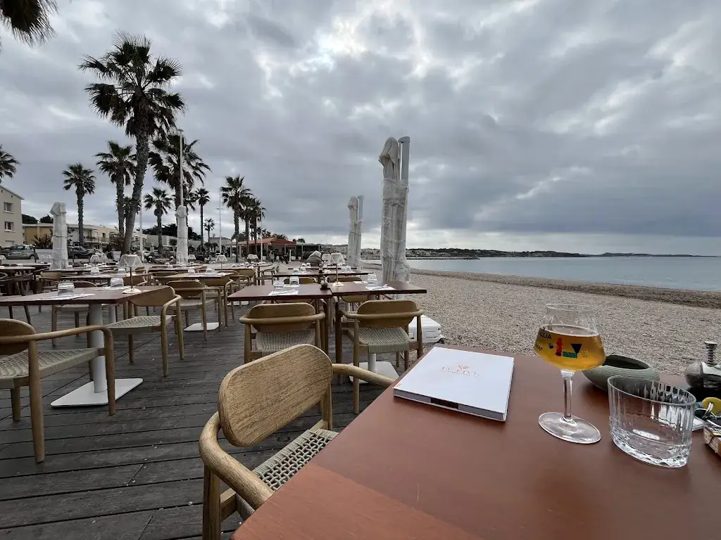 Le Five Restaurant & Plage Privée_Six-Fours-les-Plages_slider_image_1