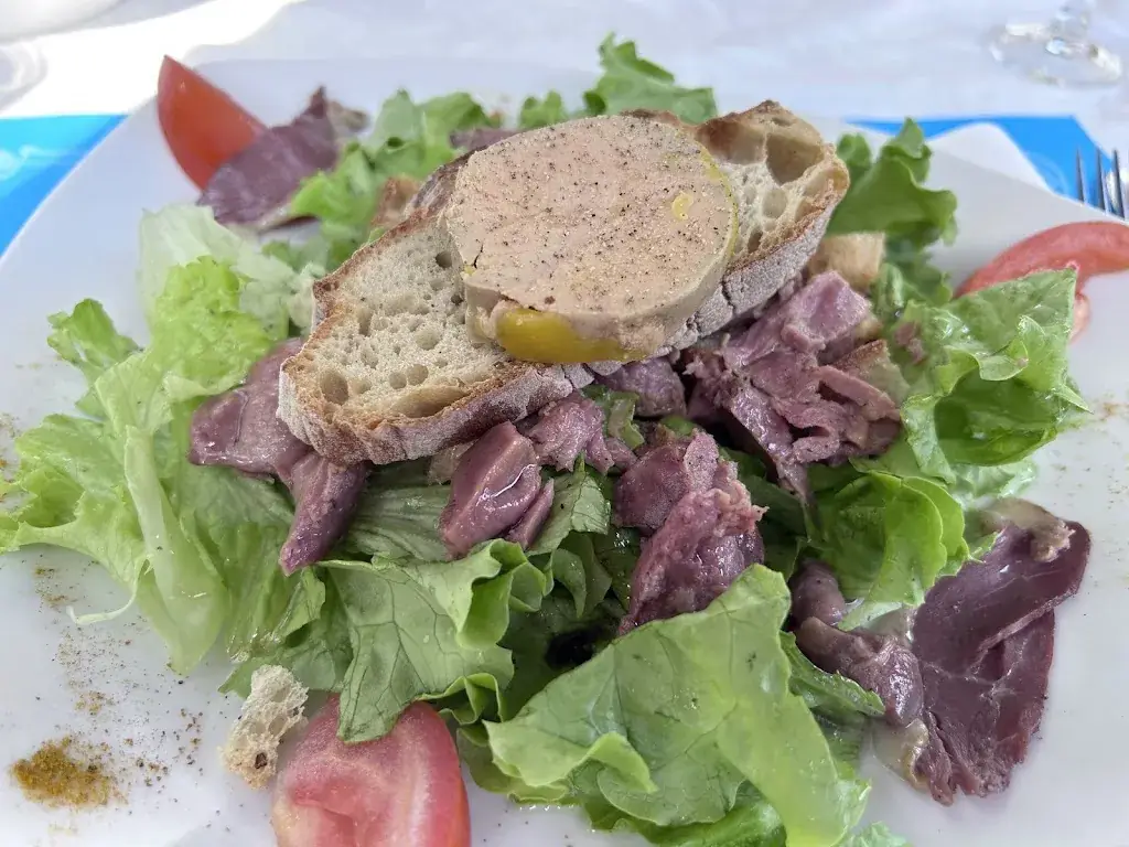 Nongnush Ammoury_Restaurant The Inn Du Mont Salva_Six-Fours-les-Plages_review