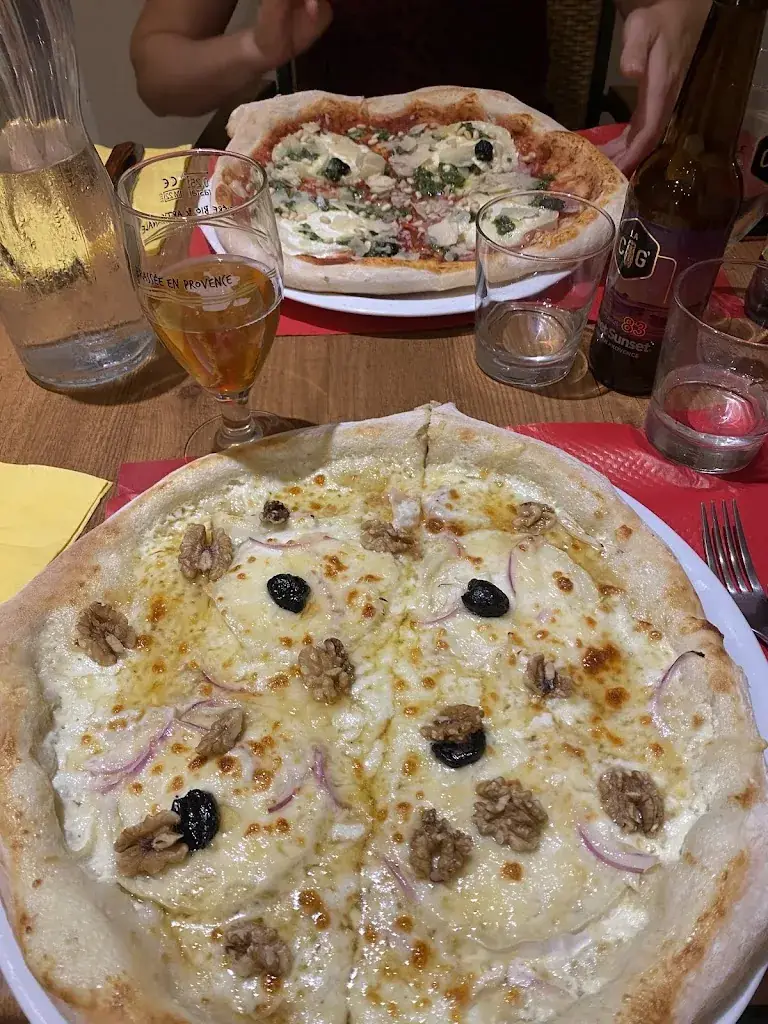 Laura Poujoulas_O TOUT VA BIEN_Six-Fours-les-Plages_review