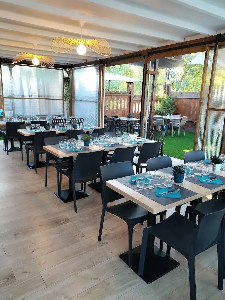 Le p'tit vaugris restaurant in Reventin-Vaugris