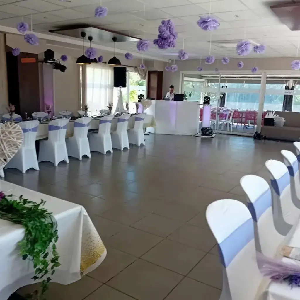 Marjorie Segura_Le Rendez-Vous_Six-Fours-les-Plages_review