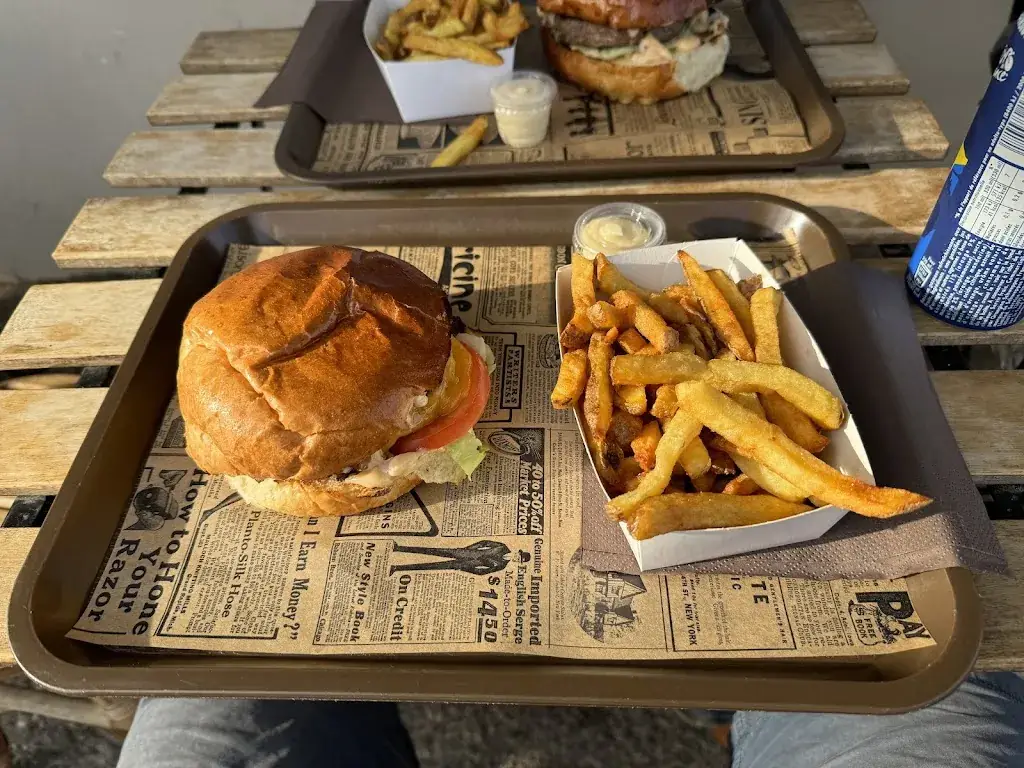 Stefan Hackenberg_La Cantine Du Brusc_Six-Fours-les-Plages_review