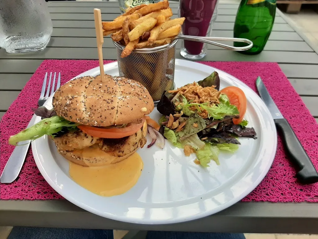 Nezha Da Fonseca _Restaurant Twenty Six Sport_Six-Fours-les-Plages_review