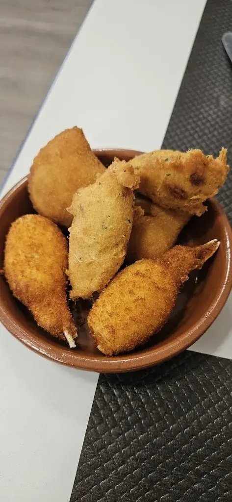 maida Madi_Brasao Restaurant...Specialités portugaises_Reventin-Vaugris_review