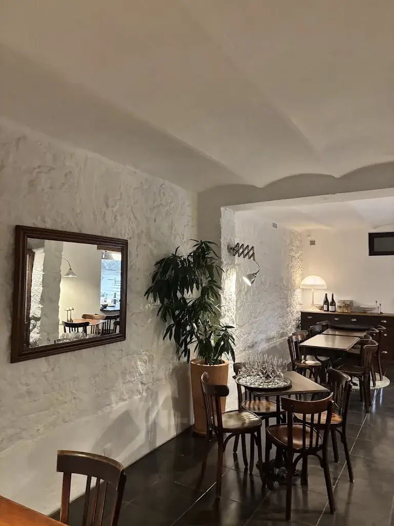Cinq restaurant in Tourrettes-sur-Loup