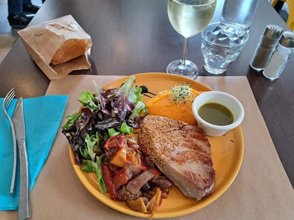 L'Avenue_Tourves_slider_image_2