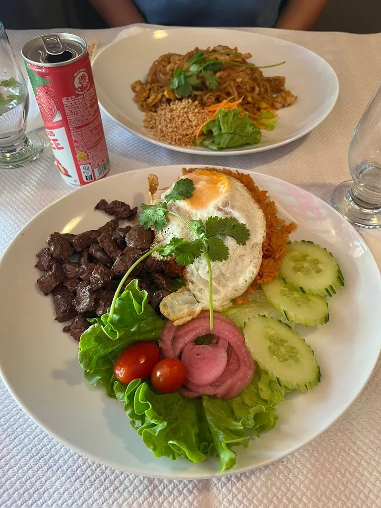 Douang Dee_Tourves_slider_image_3