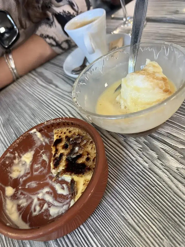 Mauricio Mesa Gómez_Bar Restaurant le Mily Metre_Trets_review