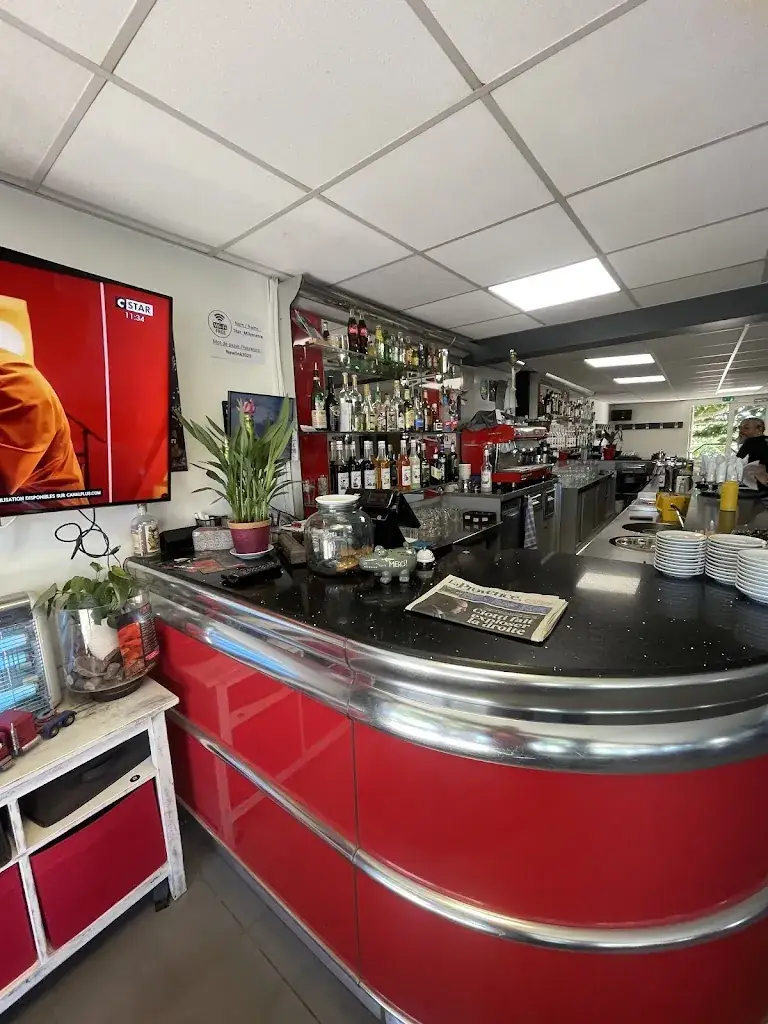 Bar Restaurant le Mily Metre_Trets_slider_image_1