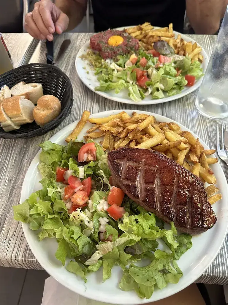 Bar Restaurant le Mily Metre_Trets_slider_image_3