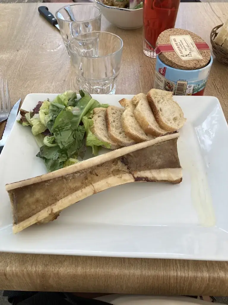 Sandra Tavernon_Les Acacias_Uchaux_review