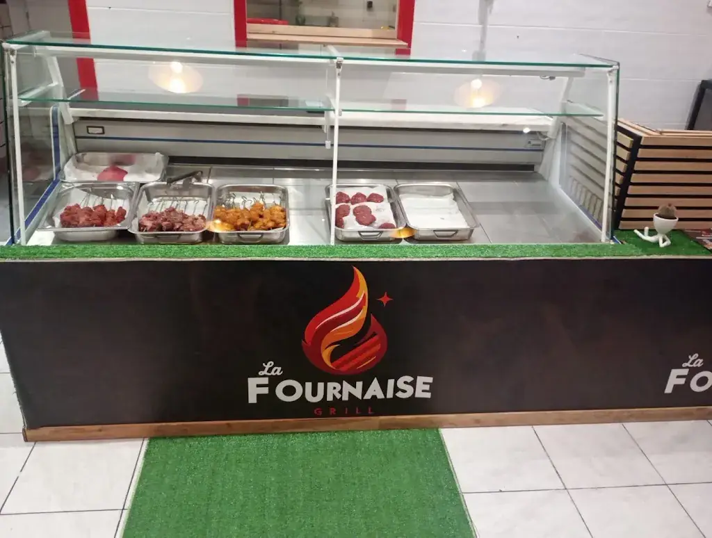 Y K_La Fournaise_Thiers_recensione