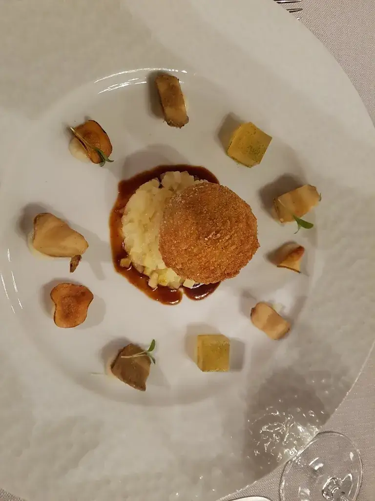 Richard Frost_Logis Hôtel Le Parc de Geoffroy _Thiers_review