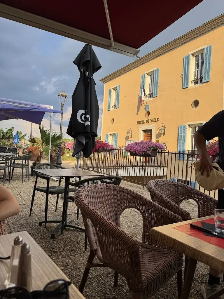 La brasserie du plateau de Valensole restaurant in Valensole