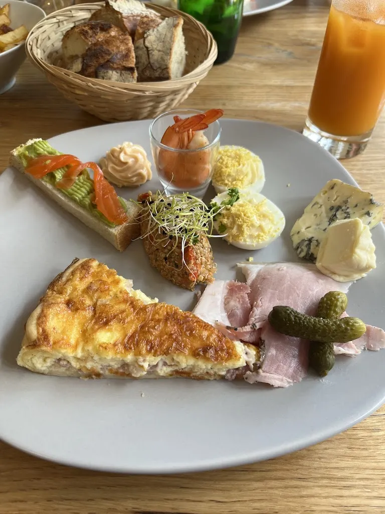 Romane Tomio_Bouillon Saint Amable_Riom_review