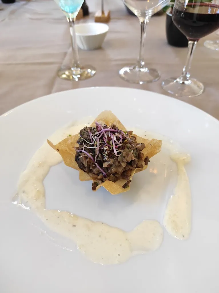 Taz Bond_Les Terrasses d’Esery_Reignier-Ésery_recensione