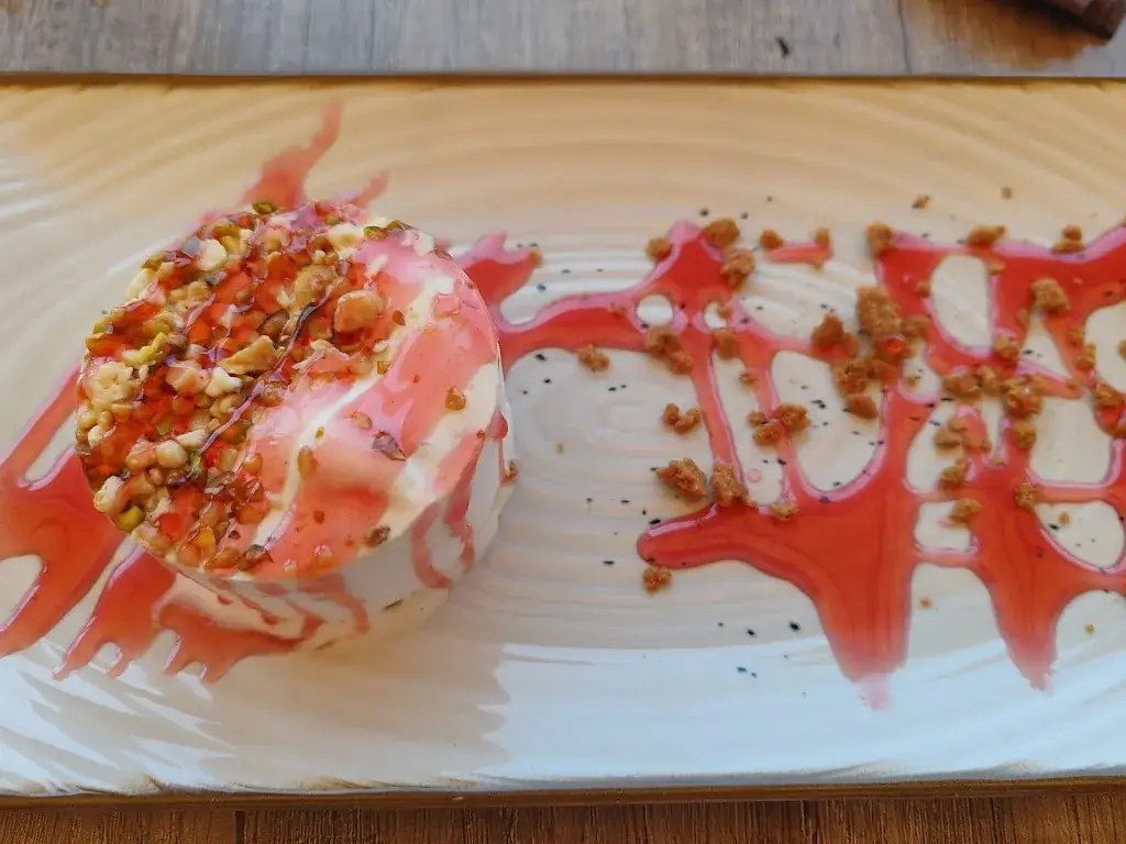 Euge II_La Cascade_Toulon_review