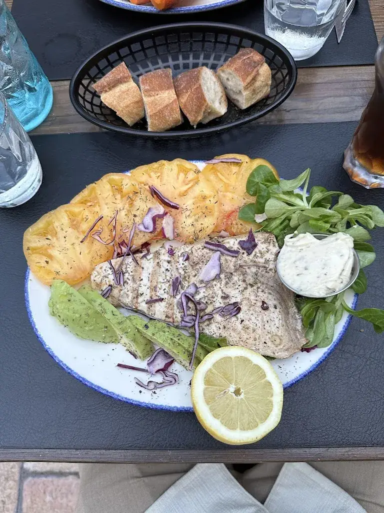 Lucas Grubb_La POISSONNERIE Côté Restaurant_Toulon_review