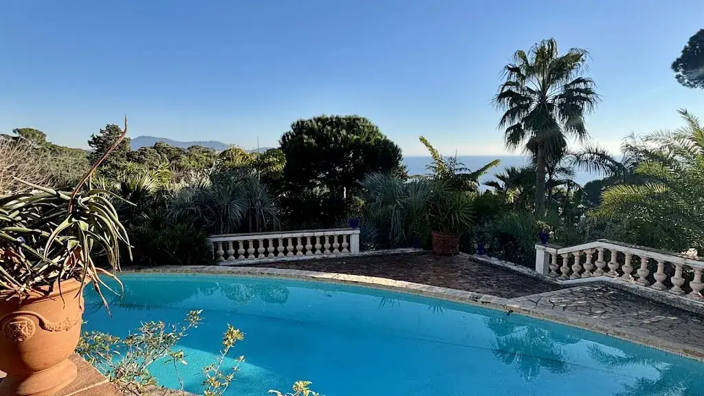 Les Pins Penchés - Restaurant gastronomique, Mariage et réception_Toulon_slider_image_3