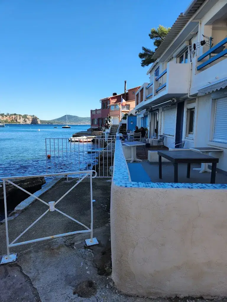 John Lee_L'Escale_Toulon_review