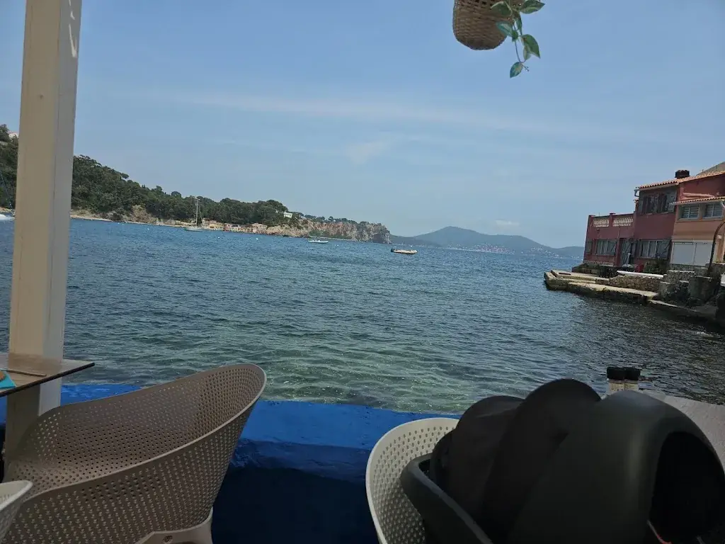 Cassandra Saccardo_L'Escale_Toulon_review