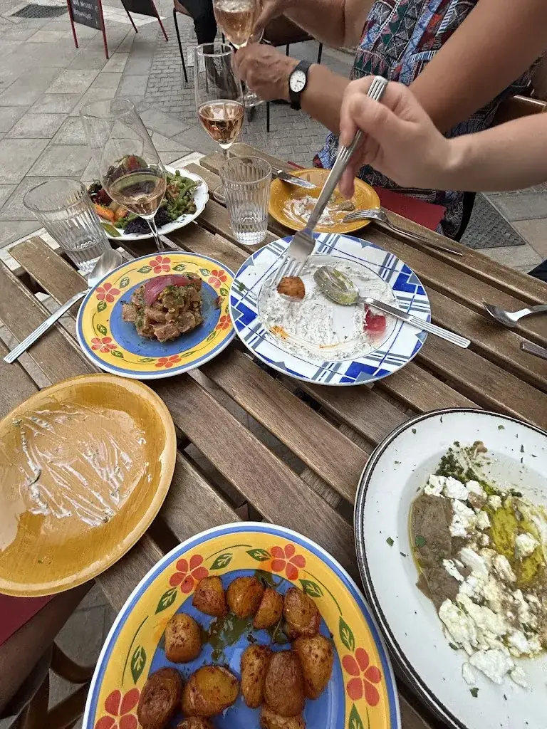 Lydia_BorsaVino_Toulon_review