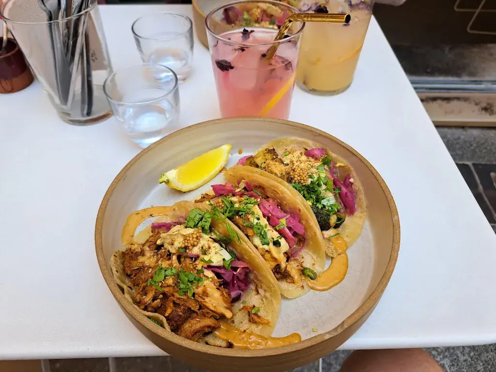 Simon Tousignant_Santa Rosalia_Toulon_review