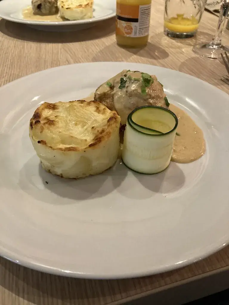 Julian_La Surprise Toulon_Toulon_review