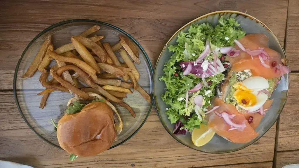 Isabelle Poerava SCHEFFER_HANAWA_Toulon_review