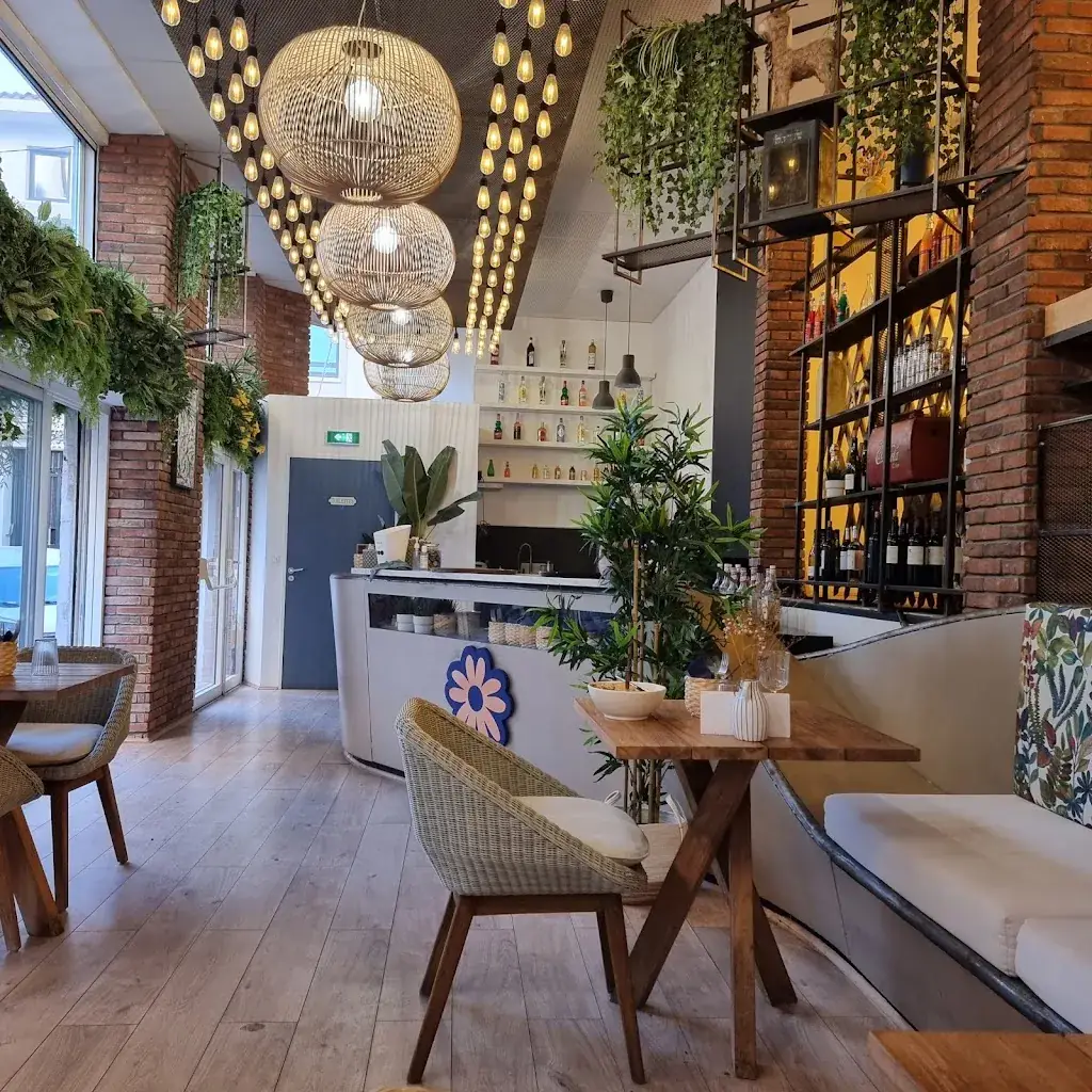 HANAWA_Toulon_slider_image_3