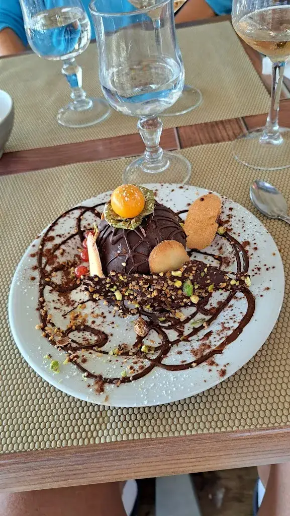 Peter Holdway_L'Anse Des Pins_Toulon_review