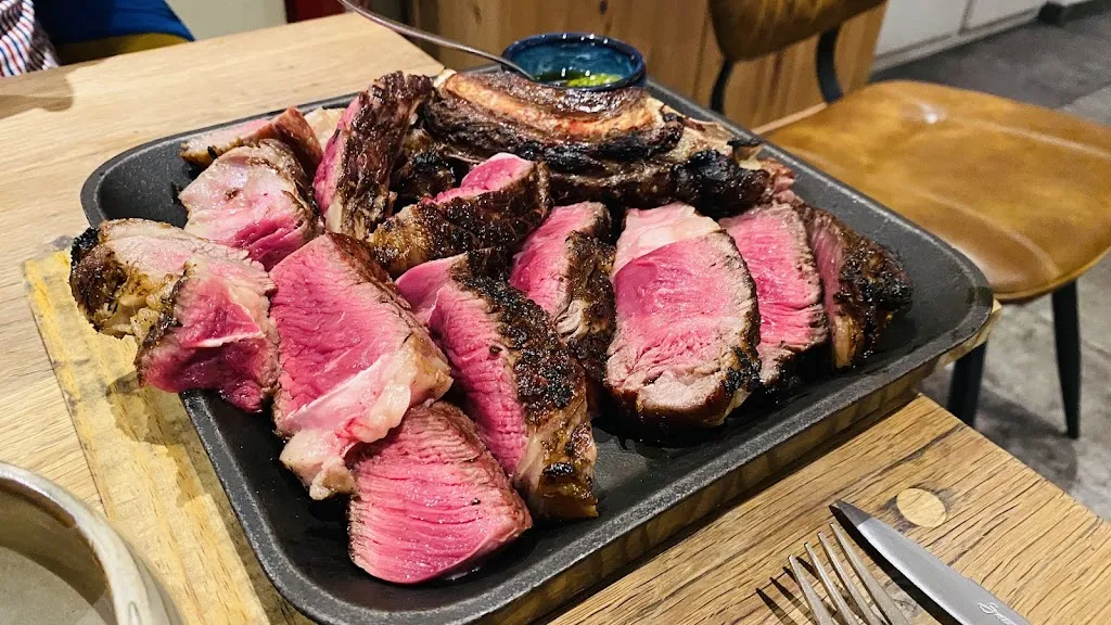 Meat & wine Valbonne_Valbonne_slider_image_3