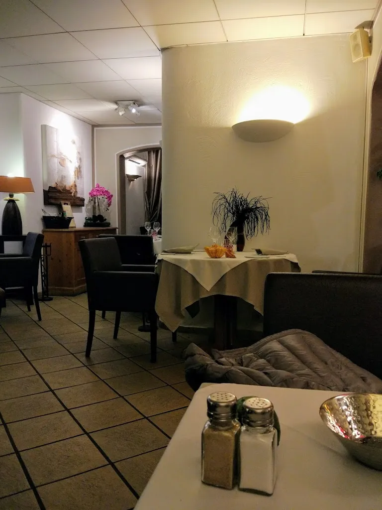 Rosario Bosco_Bois Doré_Valbonne_review