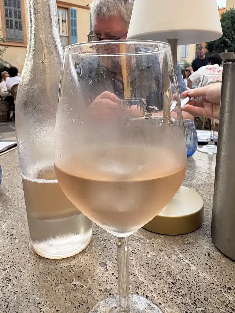 Holly Fyfe_Café des Arcades_Valbonne_avis