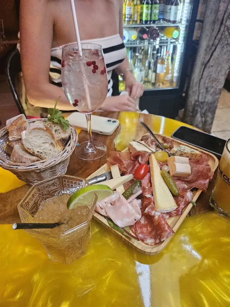 Michelle He_Le Patio Valbonne_Valbonne_review