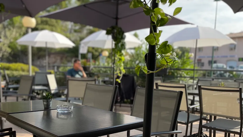 Restaurant Aux Trois Sens_Valbonne_slider_image_1