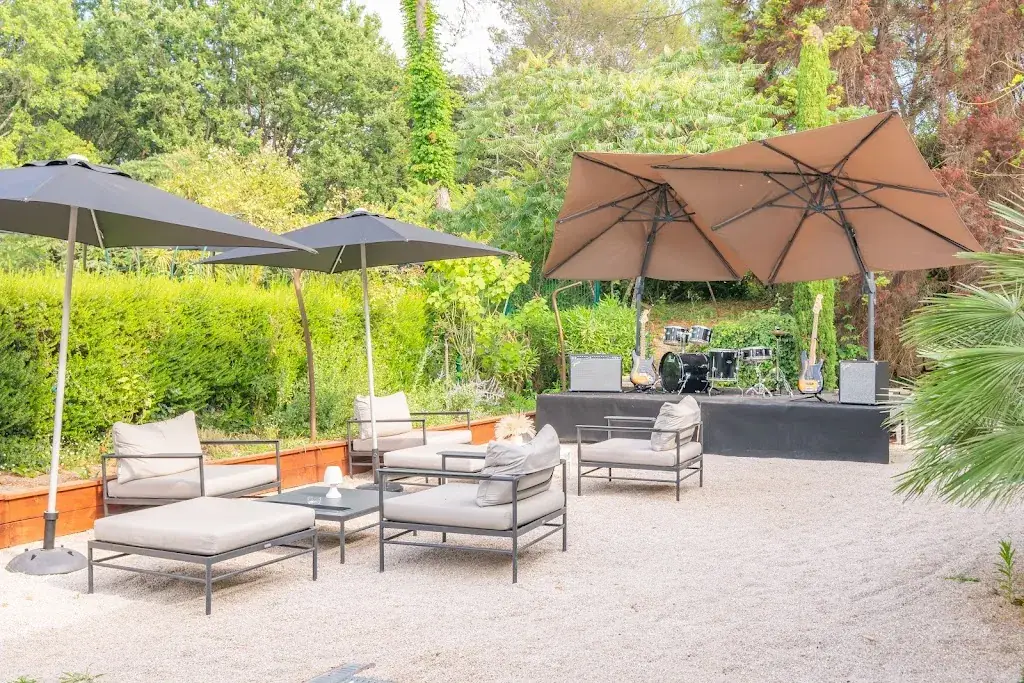 HillSide Bar Lounge & Resto restaurant in Valbonne