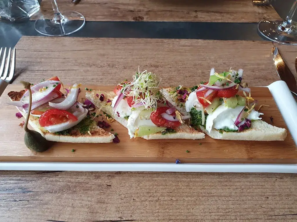 L’Unique_Roche_slider_image_3