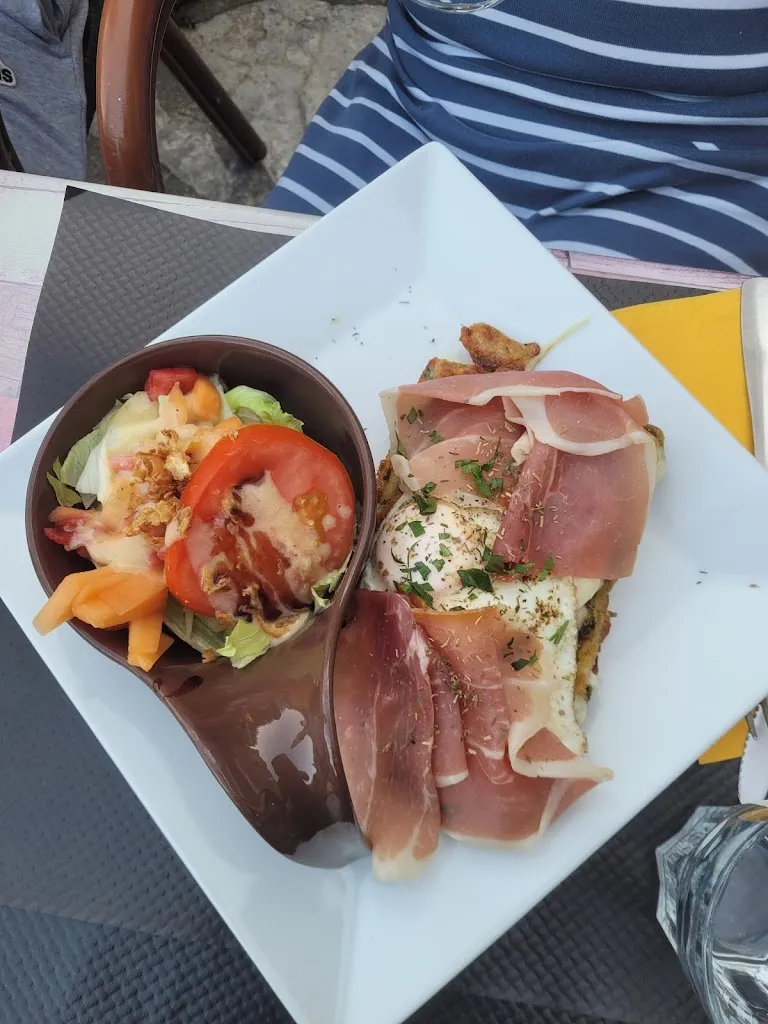 Raymond Cuissard_SARL CREPERIE DU CHATEAU EF_Valréas_review