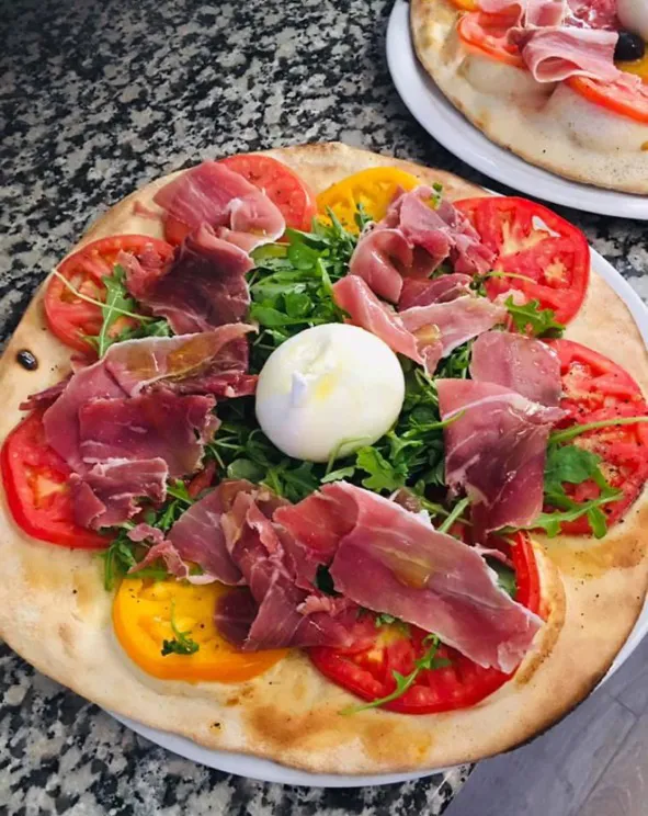 Restaurant Pizzeria La Romaine_Rives_slider_image_2