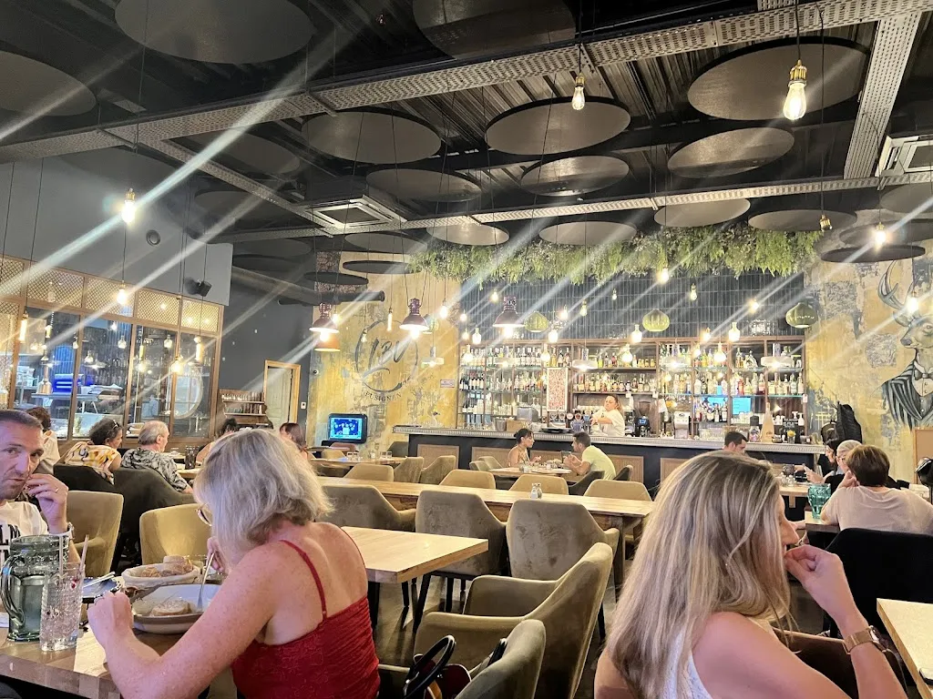 Le BonVivant • Pusignan_Pusignan_slider_image_3