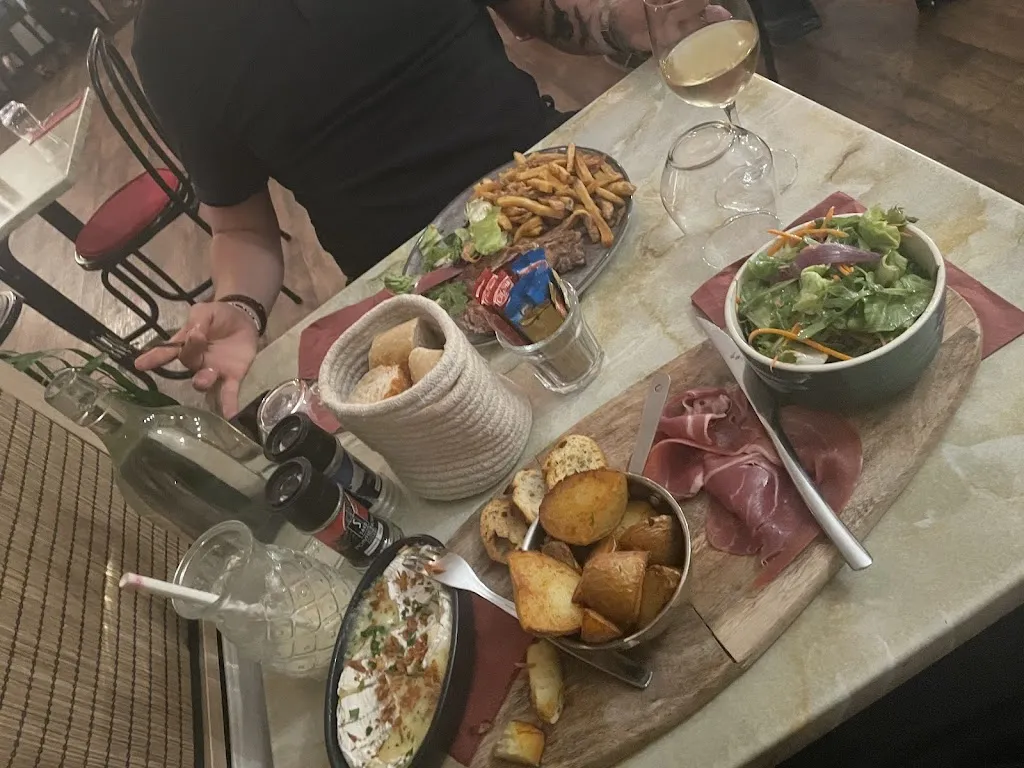 Amelie Bricault_LE CBR _Vedène_review