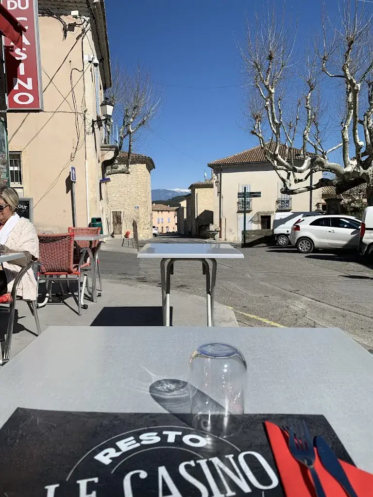 RESTAURANT-BAR Le CASINO restaurante en Velleron