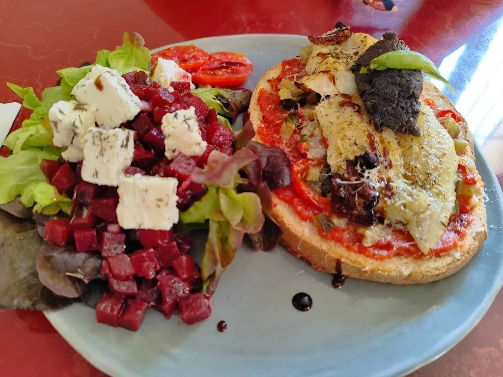 L'Art Brock Café_Velleron_slider_image_3