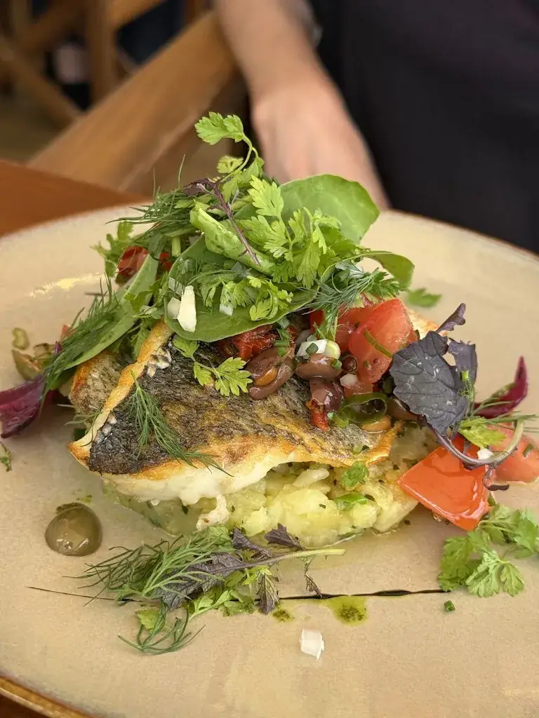 Анастасия Мостовая_La cabane_Juan_review