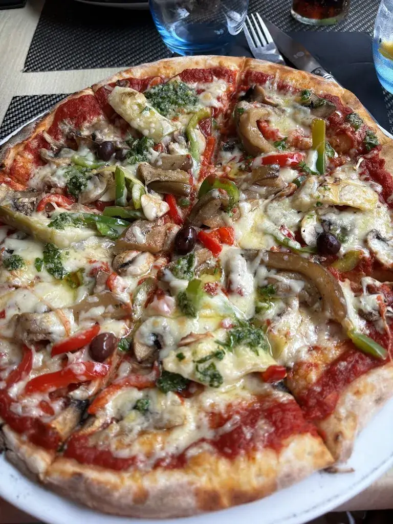 Anna Horváth_Le Mesclun_Vallauris_review